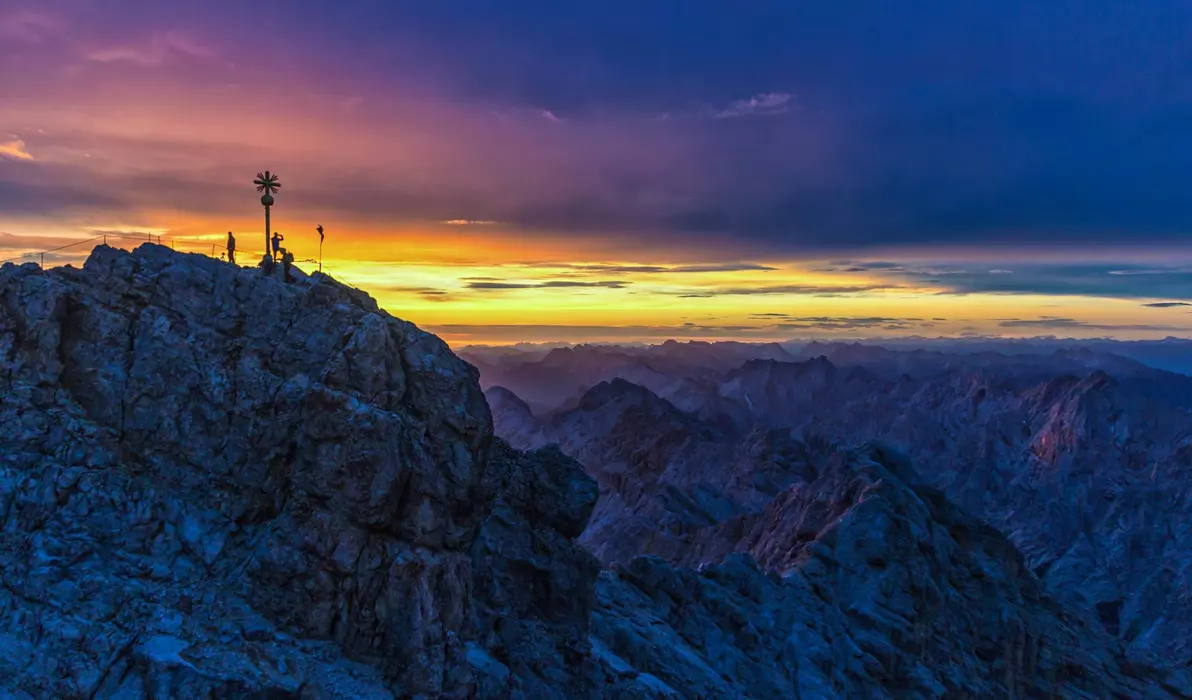 Zugspitzgipfel bei Sonnenuntergang